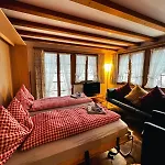 Διαμέρισμα Aphrodite West Magnificent Eiger View *